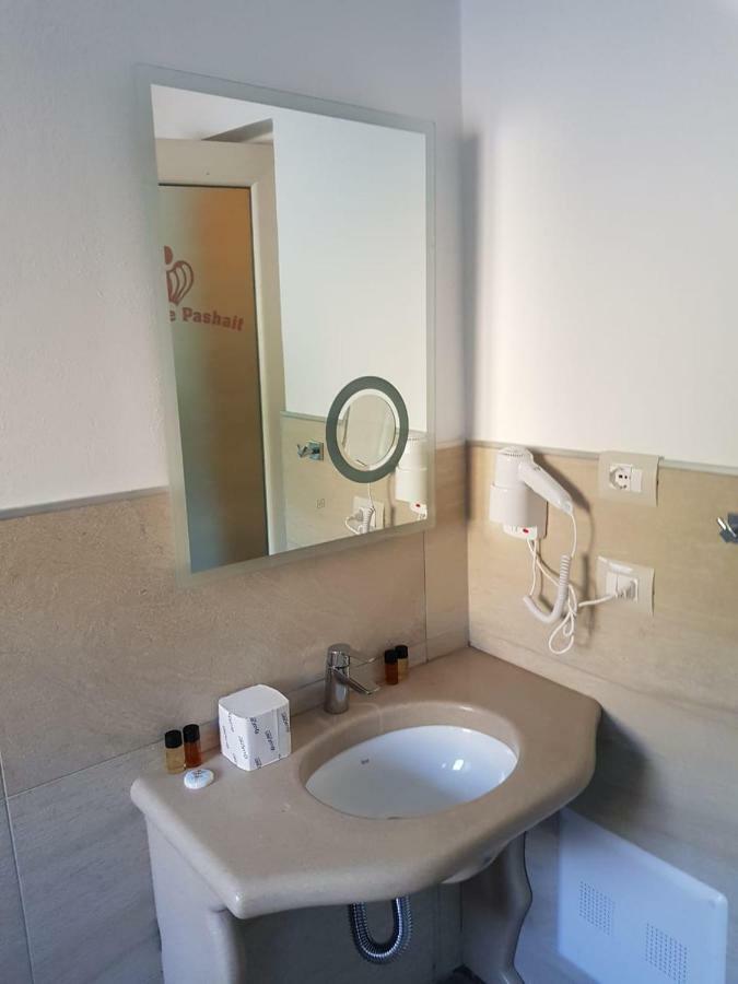 Hotel Sarajet E Pashait 2 Дермі Екстер'єр фото